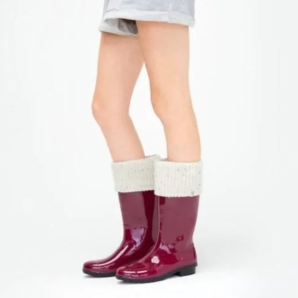UGG Cable Knit Socks NWT & Cleaner/ Conditioner and Renew bundle
